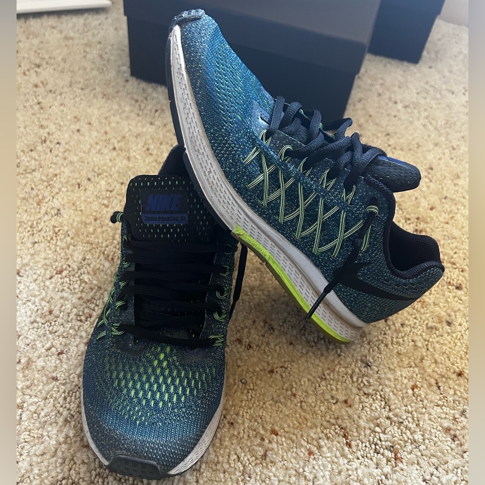 Women's NIKE shoes